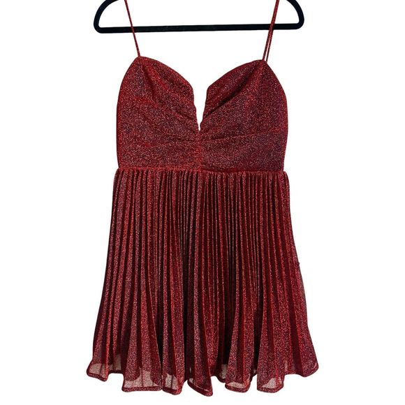 New NWTLulu’s Medium Shine Tonight Red Sparkly Pleated Skater Dress Notch Neck M - Picture 8 of 16